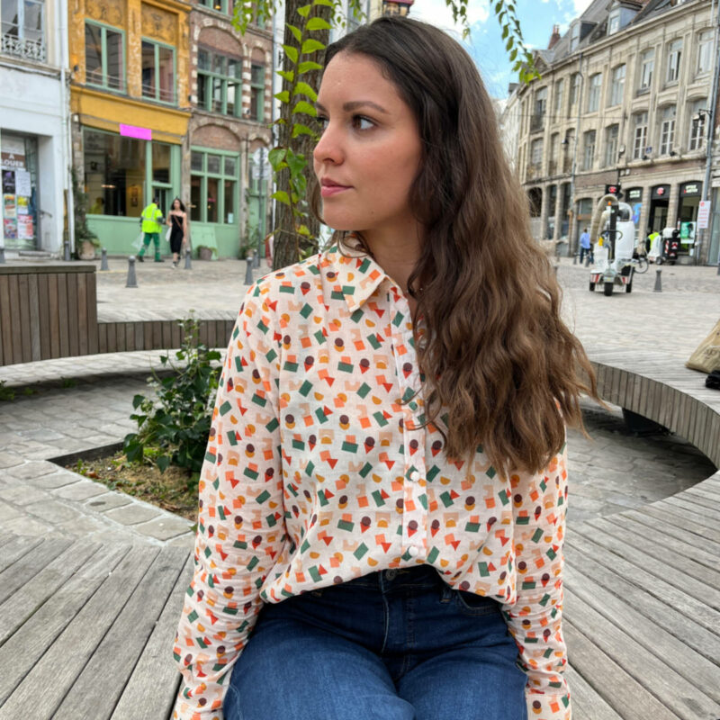 Chemise rétro pour femme tendance.