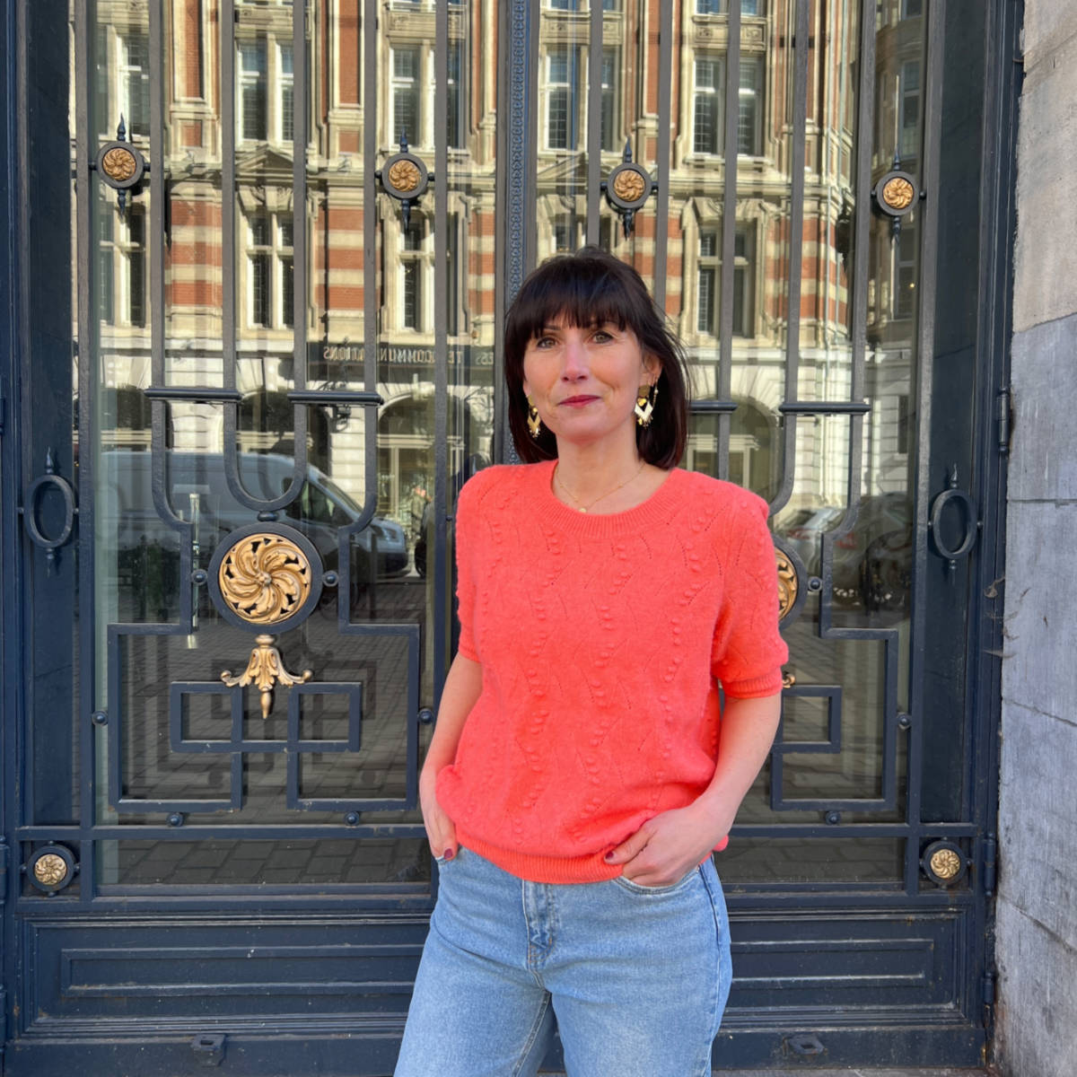 PULL MANCHES COURTES