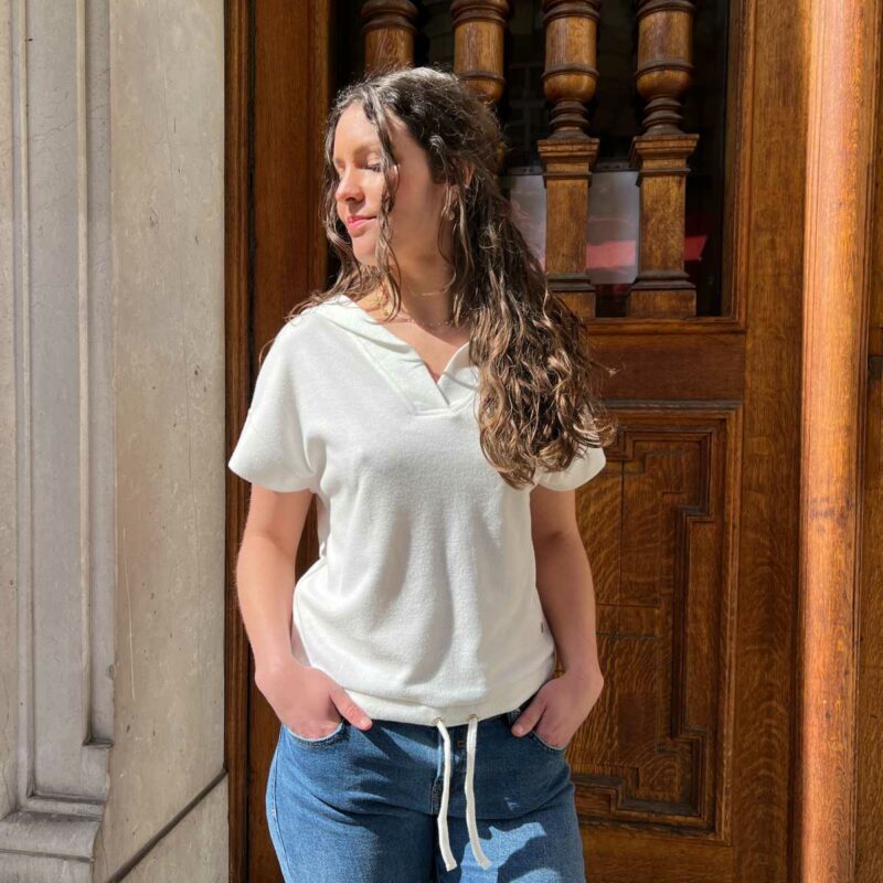 Polo maille blanc tendance pour femme.