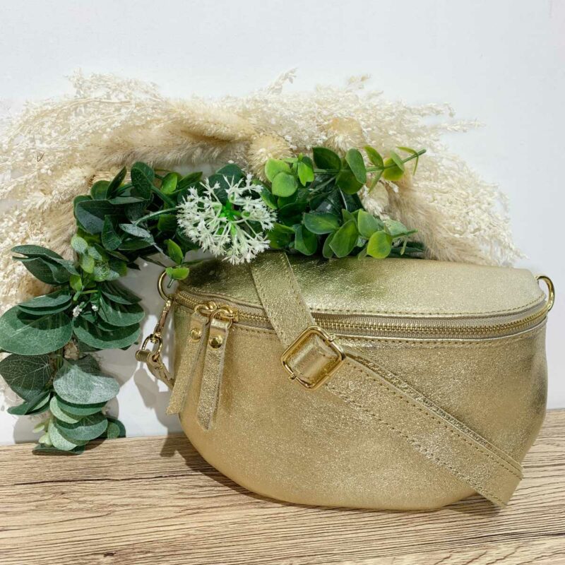 Le sac banane doré ultra tendance pour femme.