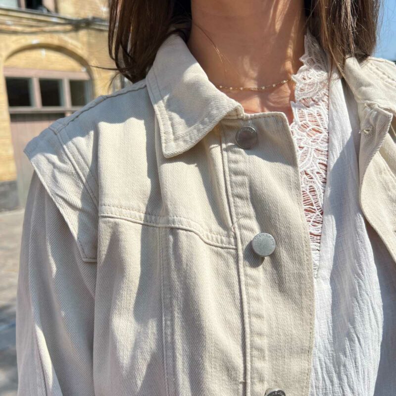 veste en jean beige