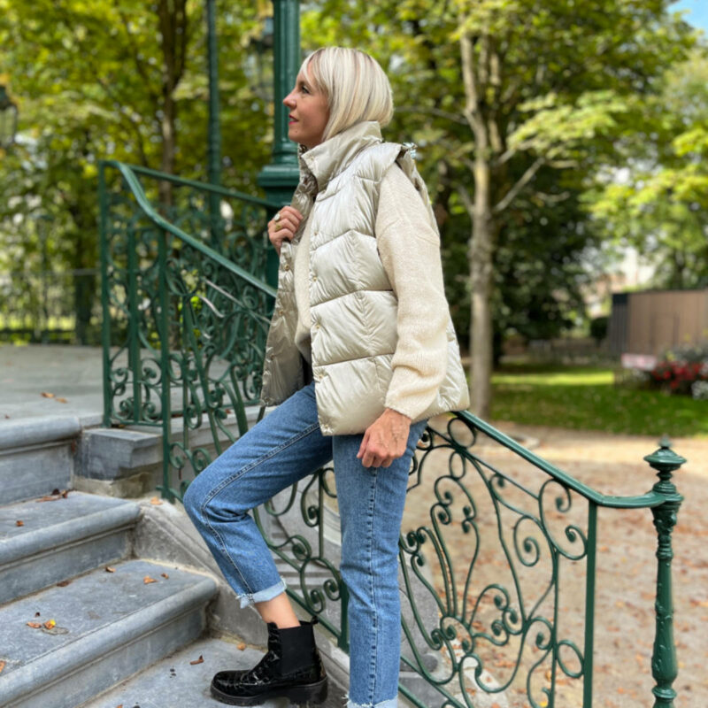Doudoune sans manches pour femme.