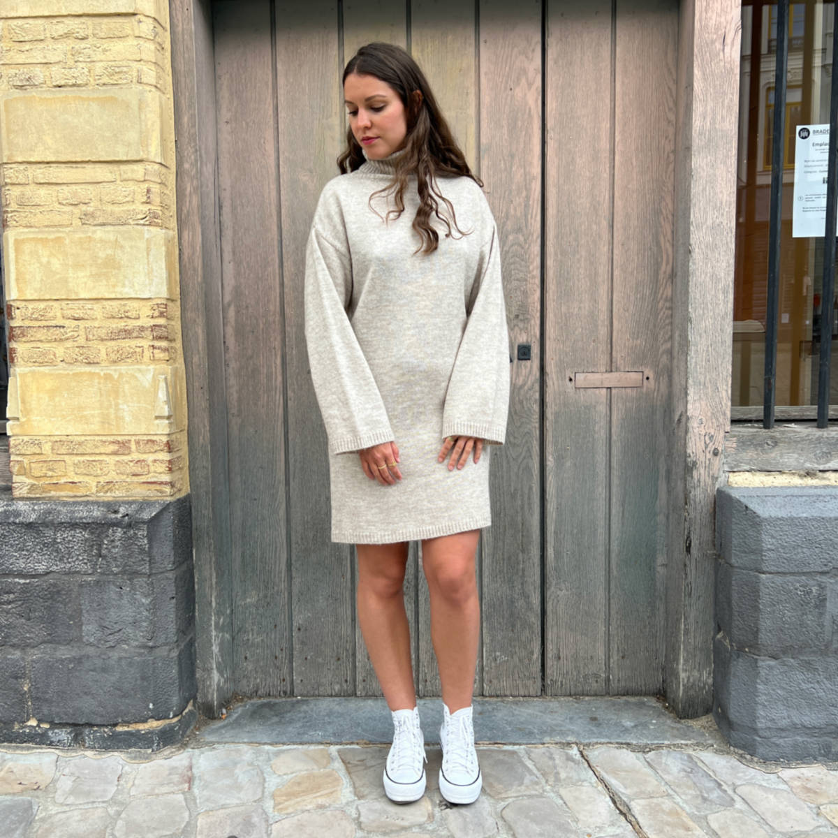 ROBE PULL BEIGE