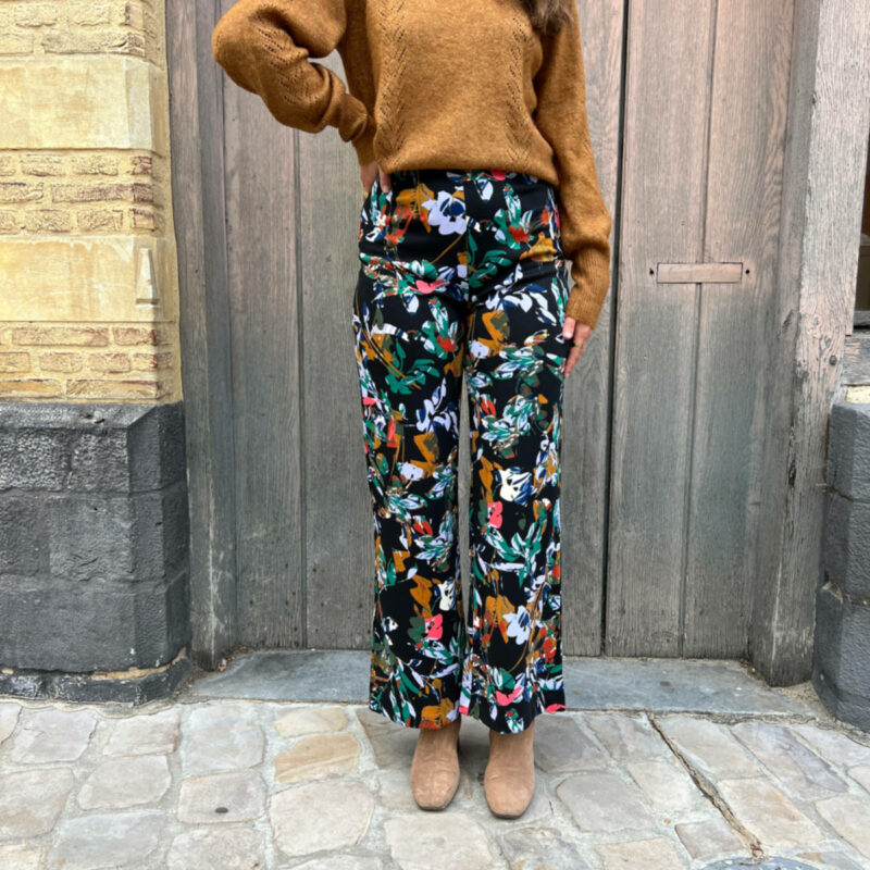 Pantalon large imprimé pour femme tendance.