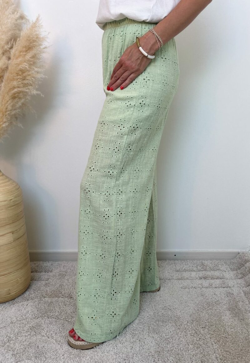 pantalon broderie vert 3