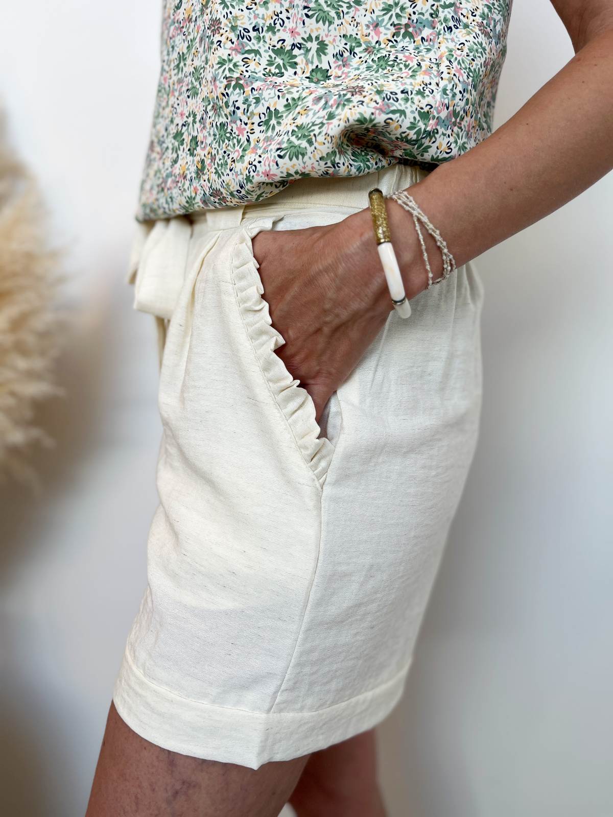 short beige 4