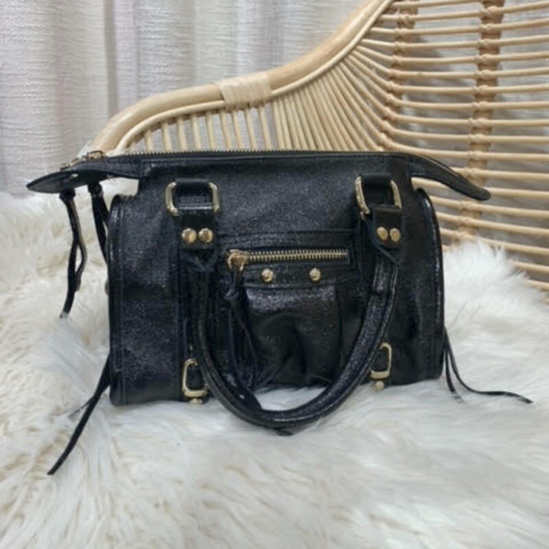 Sac bali noir pour femme.