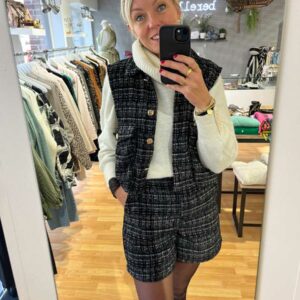 short en tweed