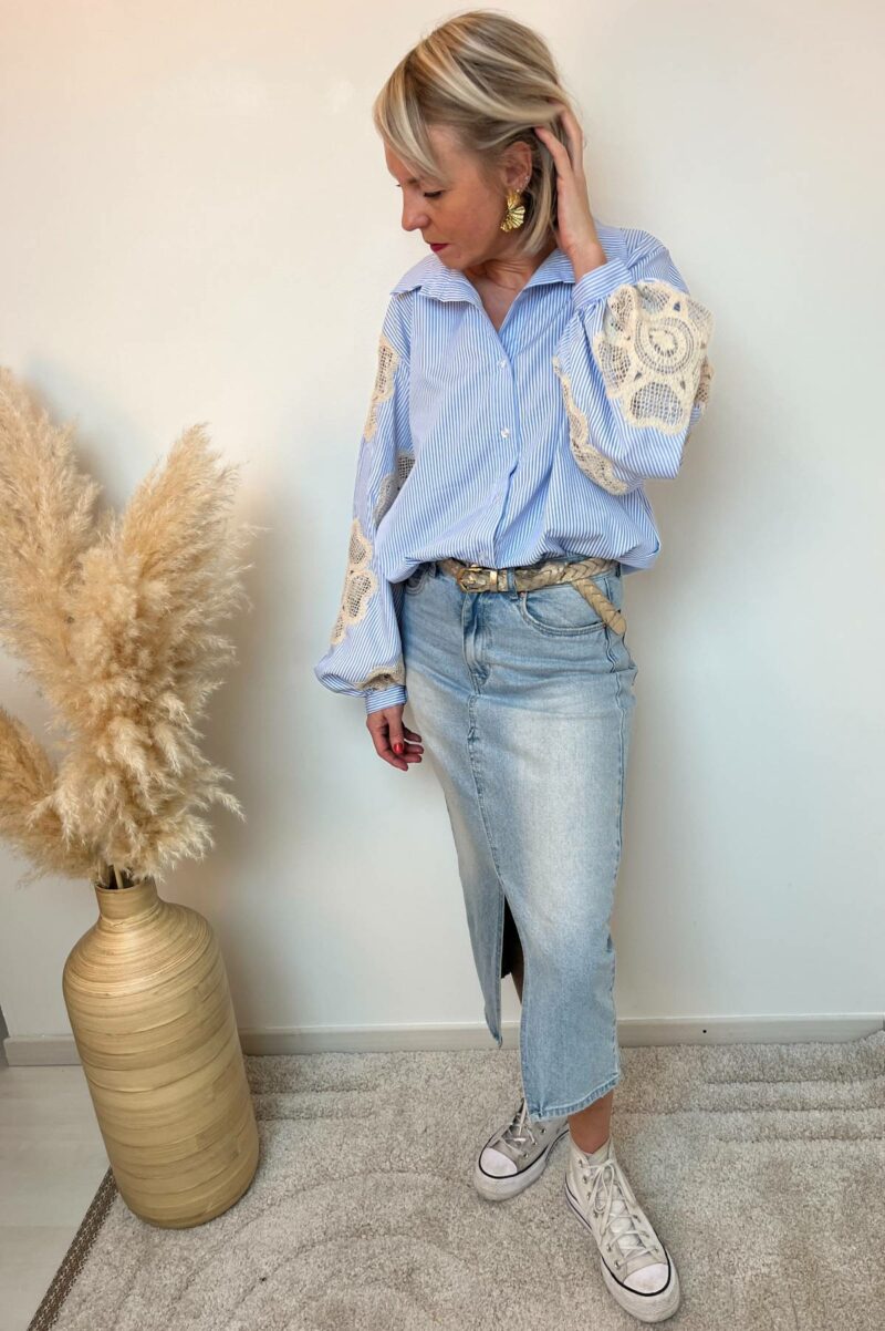 Chemise à rayures et broderie 2