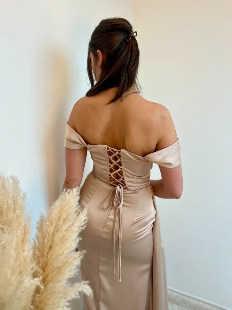 Robe longue beige satin 3