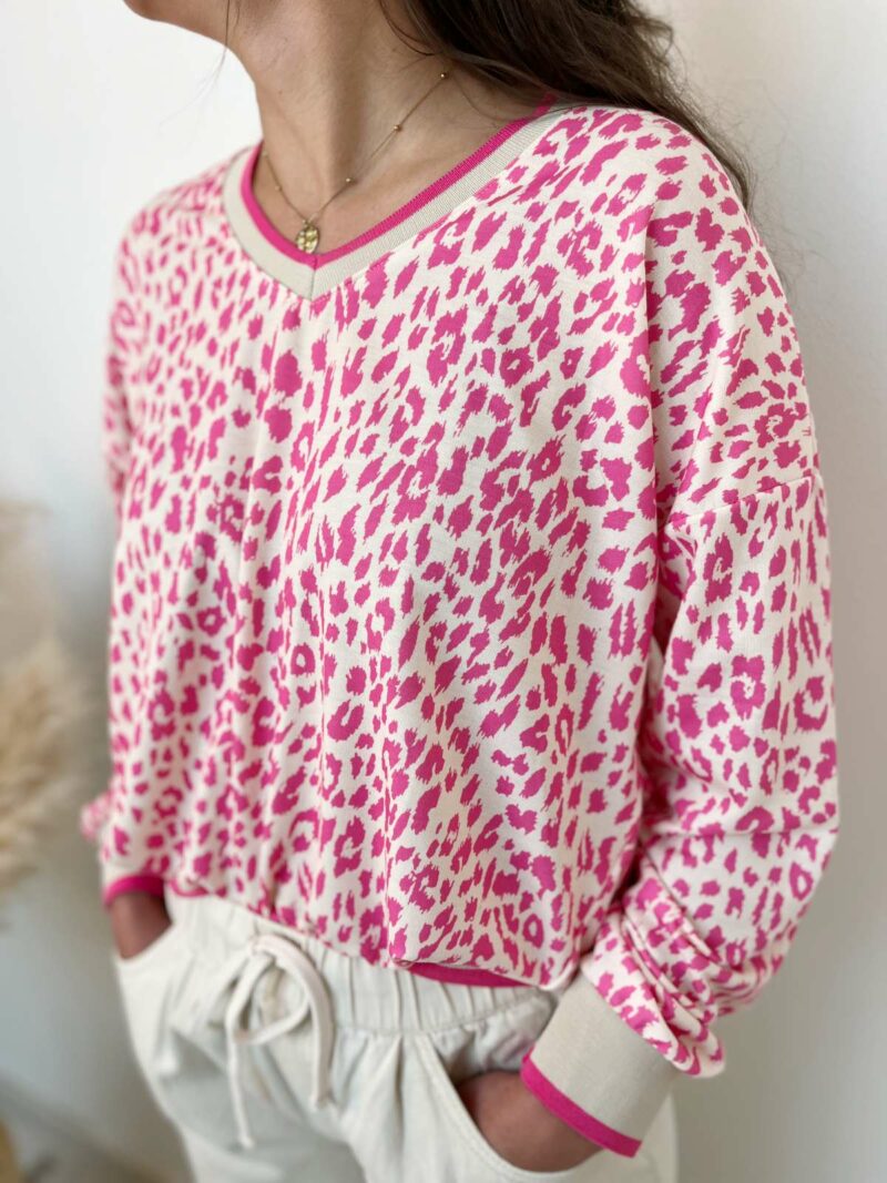 Pull col V leopard rose 2