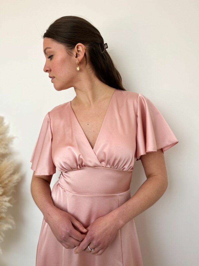 Robe longue rose satin 3