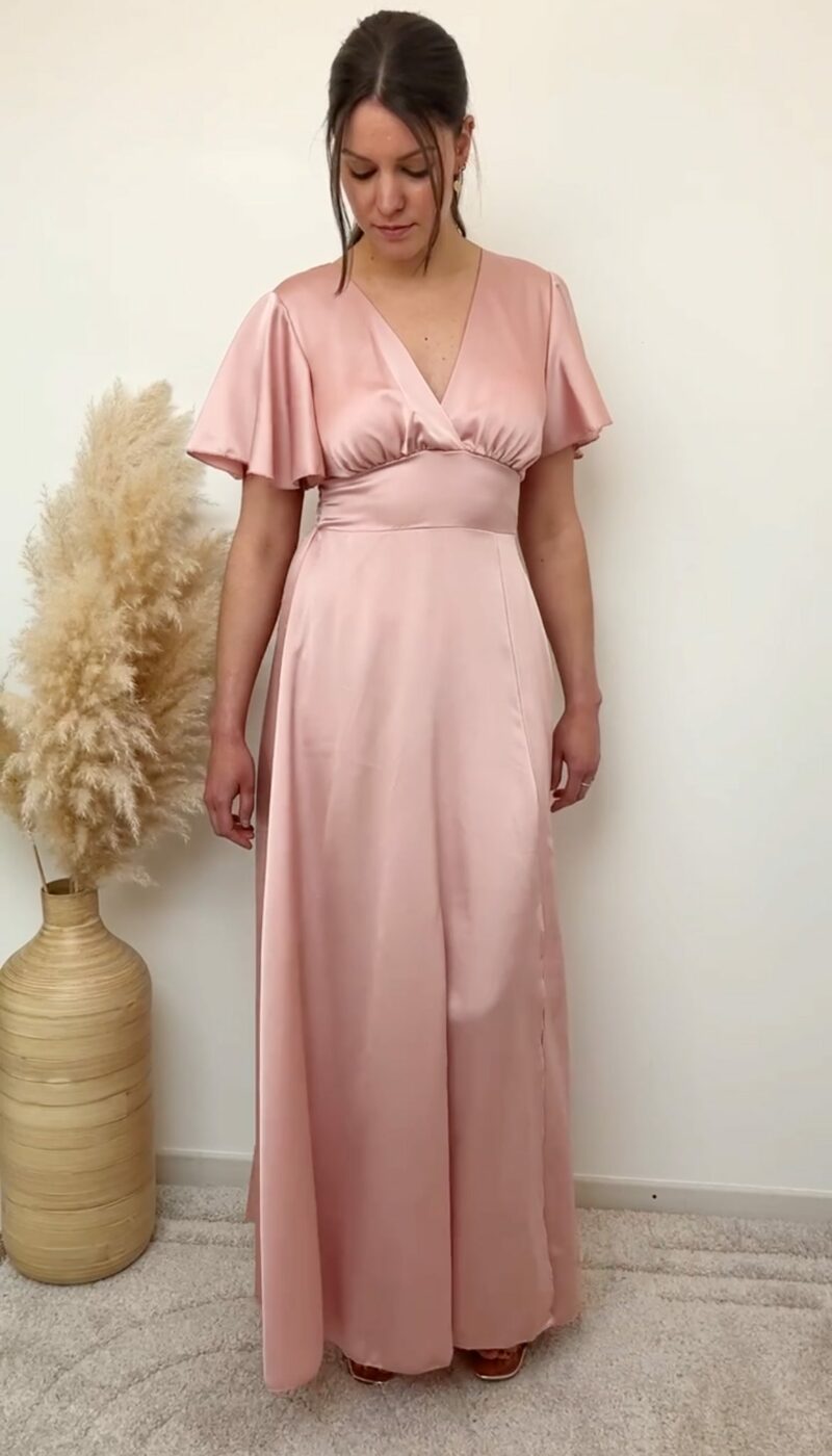 Robe longue rose satin