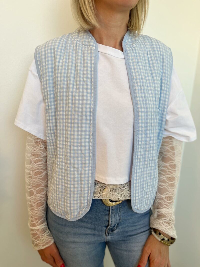 Veste sans manches vichy bleu blanc3