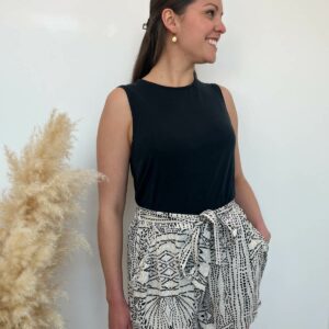 short beige noir