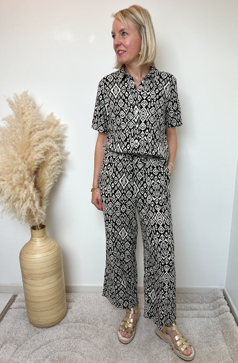 Chemise imprimée noir beige