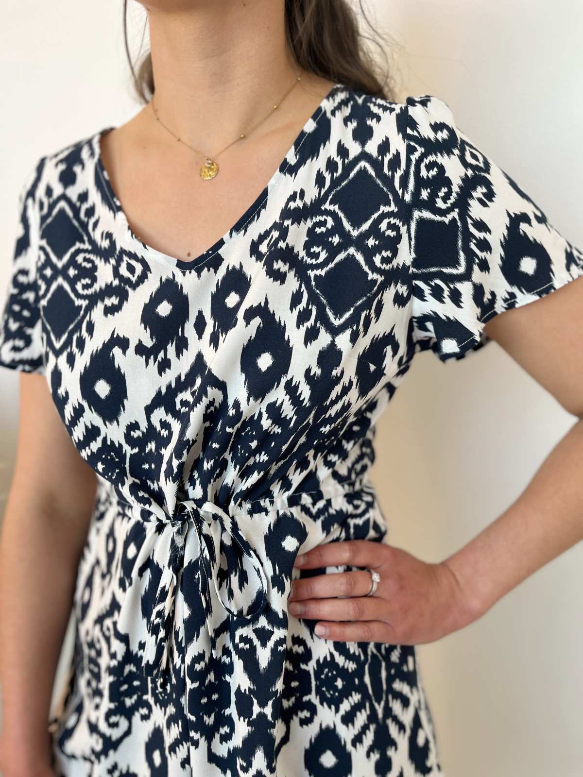 Robe courte bleu marine blanc 2