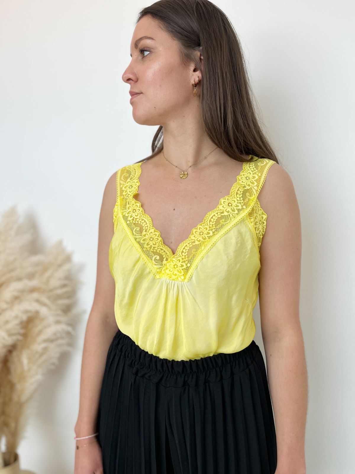 TOP DENTELLE JAUNE
