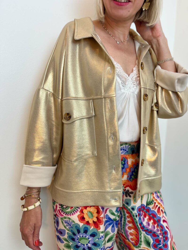 Veste dorée