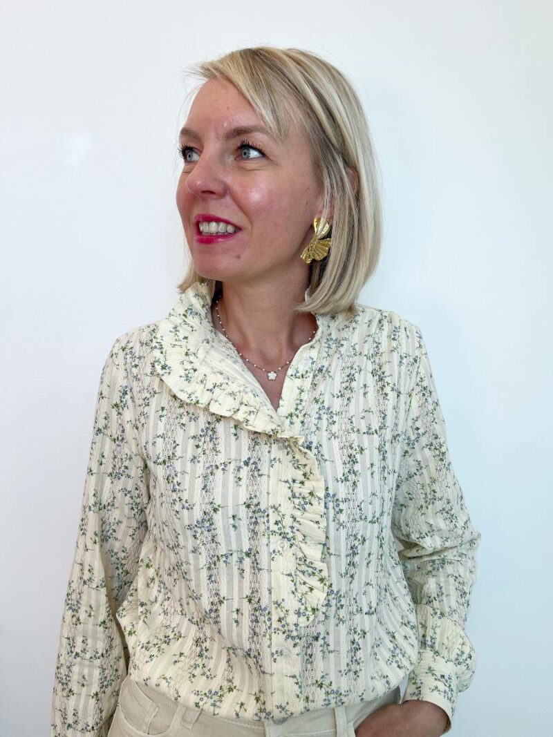 blouse à volants ecru 3