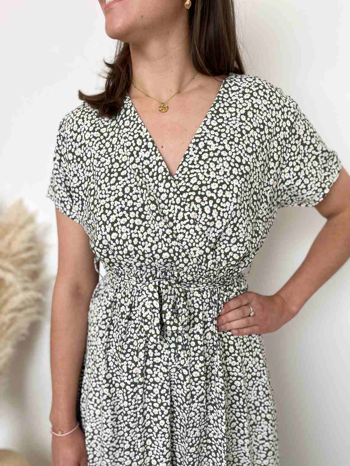 robe legere kaki fleurs blanc 2