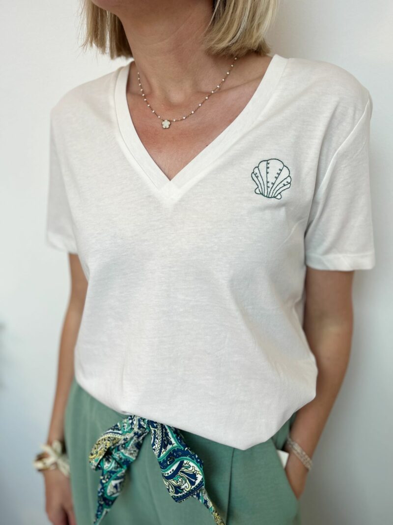 tee shirt blanc détail coquillage 2