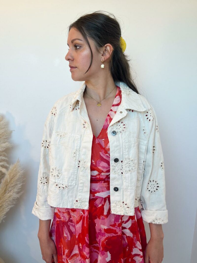 veste courte brodé ecru 2