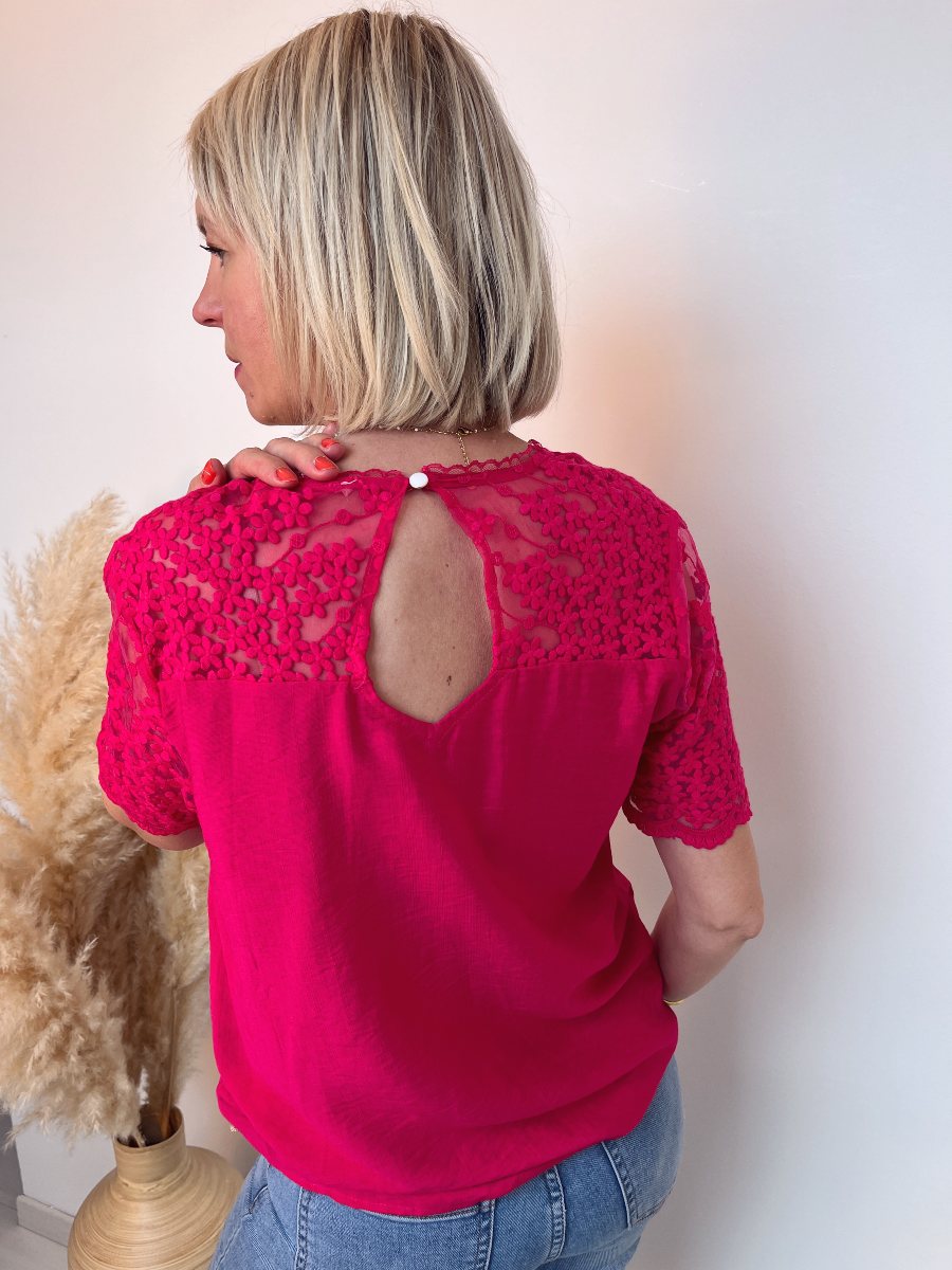 Blouse col V dentelle fushia 3