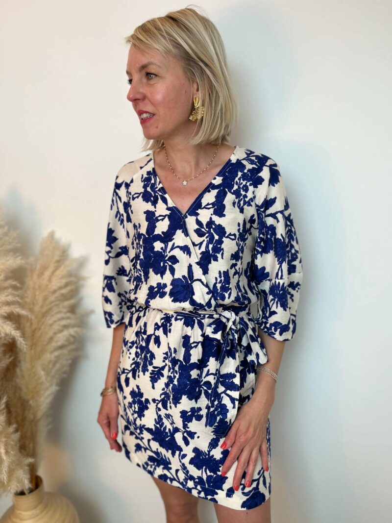 Robe courte bleu blanc 2
