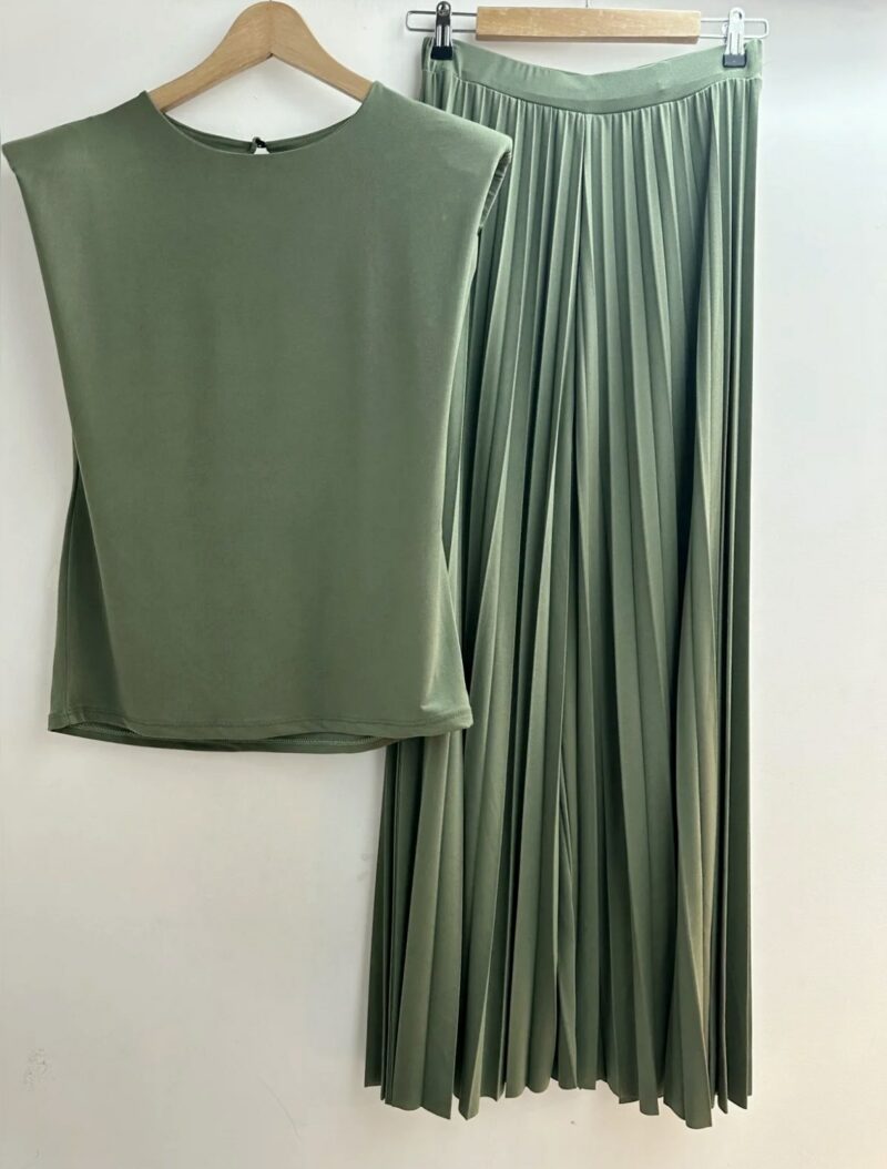 ensemble pantalon et top plissé kaki