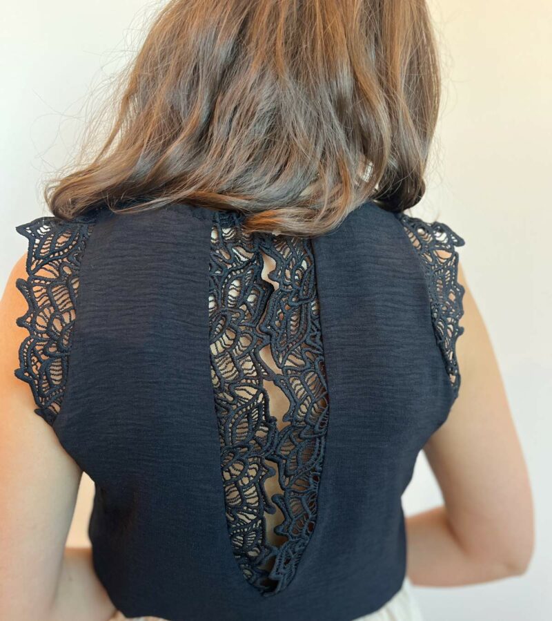 blouse noir dos dentelle 2