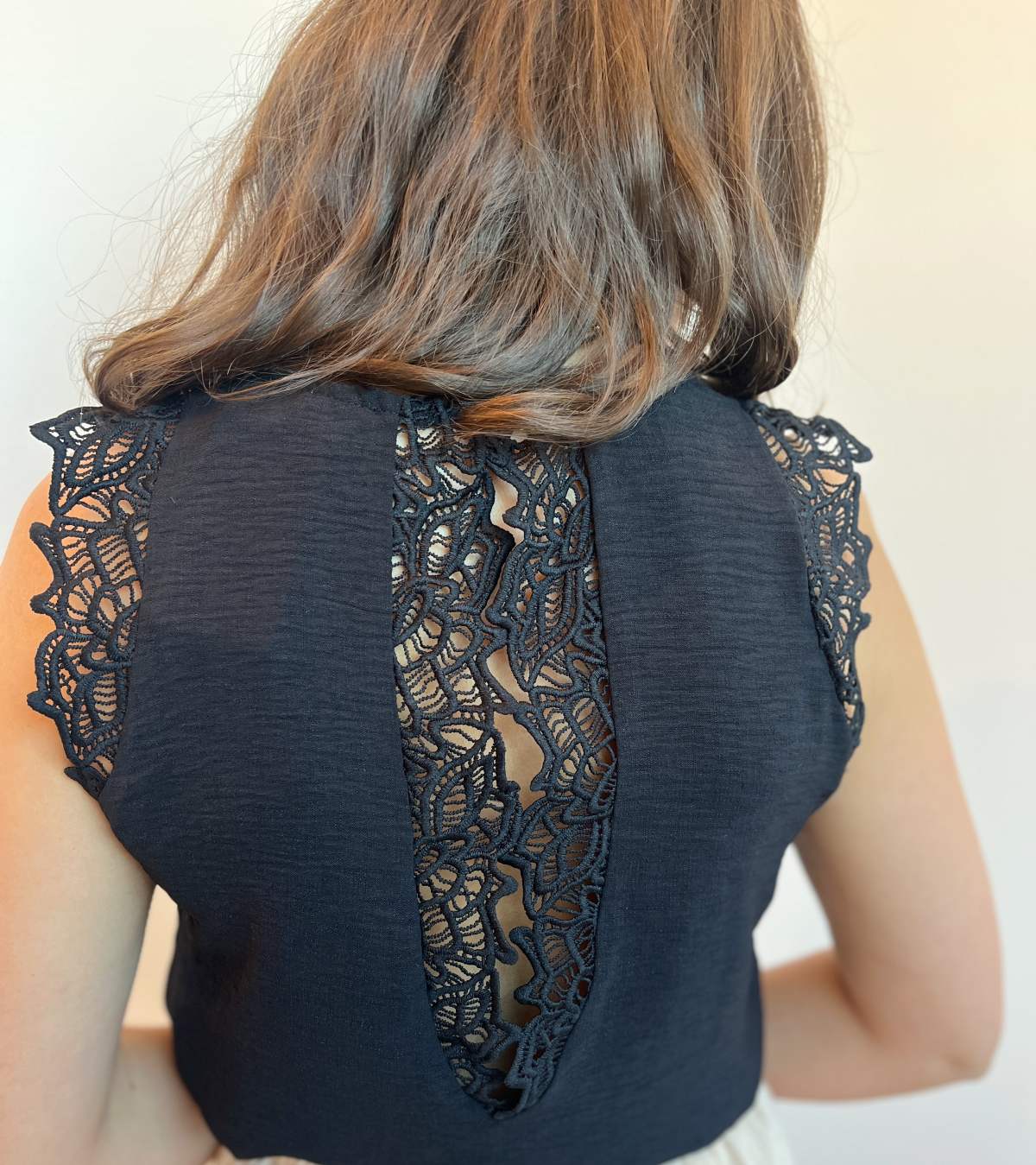 blouse noir dos dentelle 2