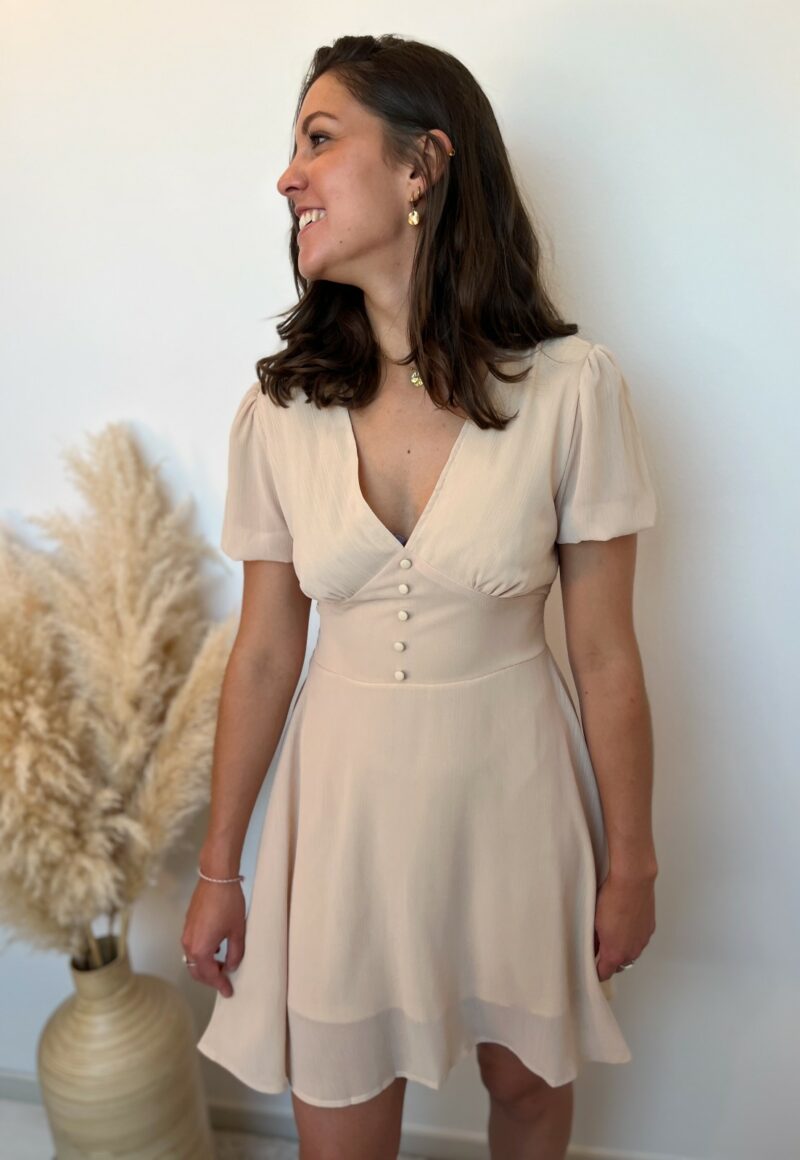 robe courte beige 3