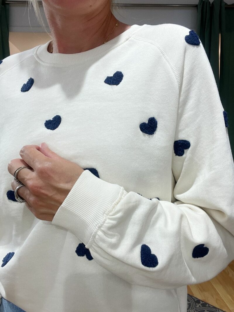 Sweat Ecru Coeur brodé bleu
