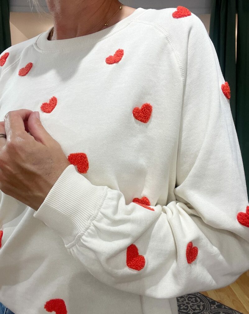 Sweat Ecru Coeur brodé corail 2