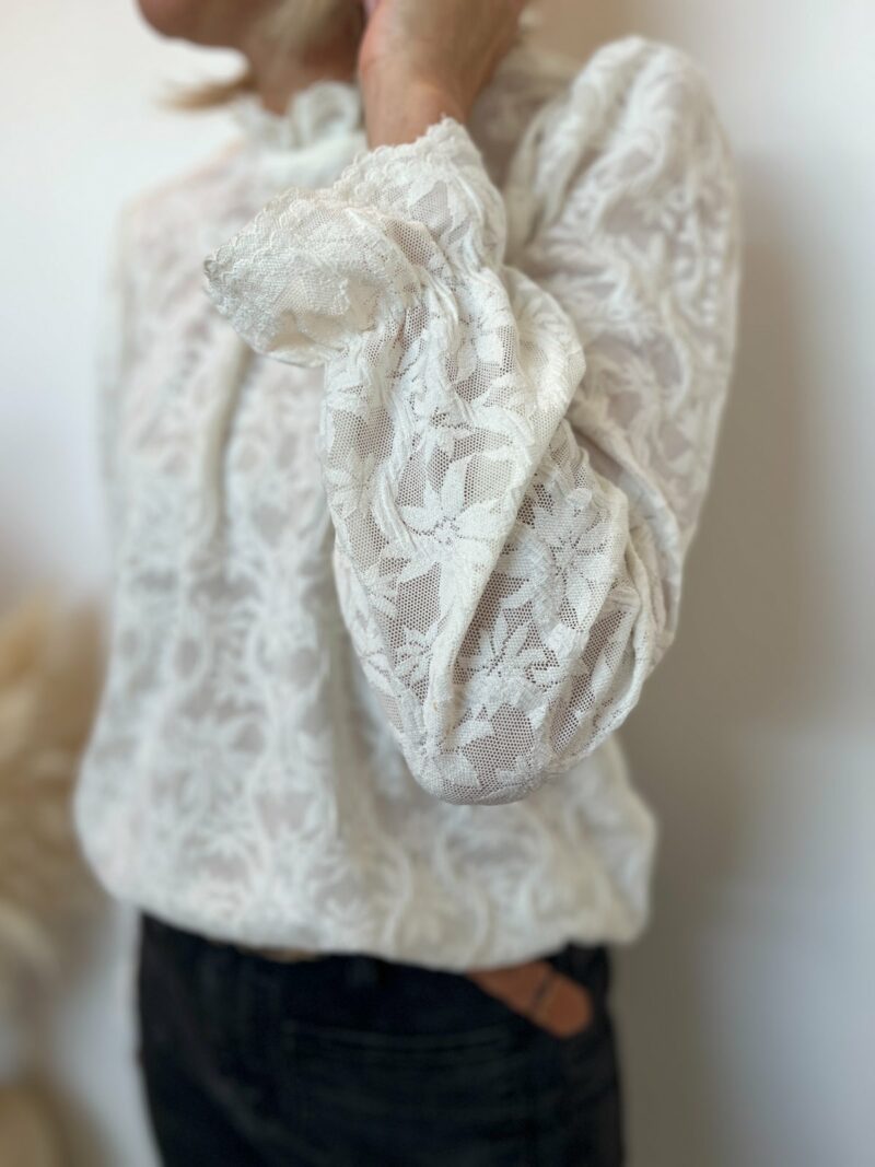 blouse dentelle 2