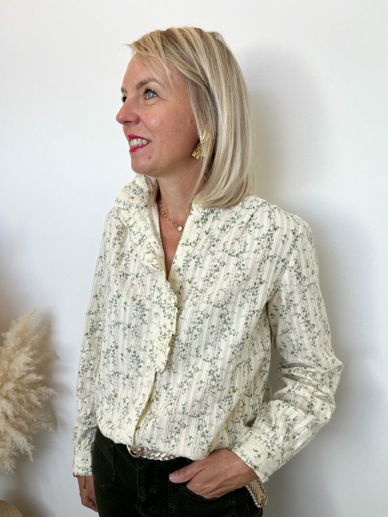 blouse volants