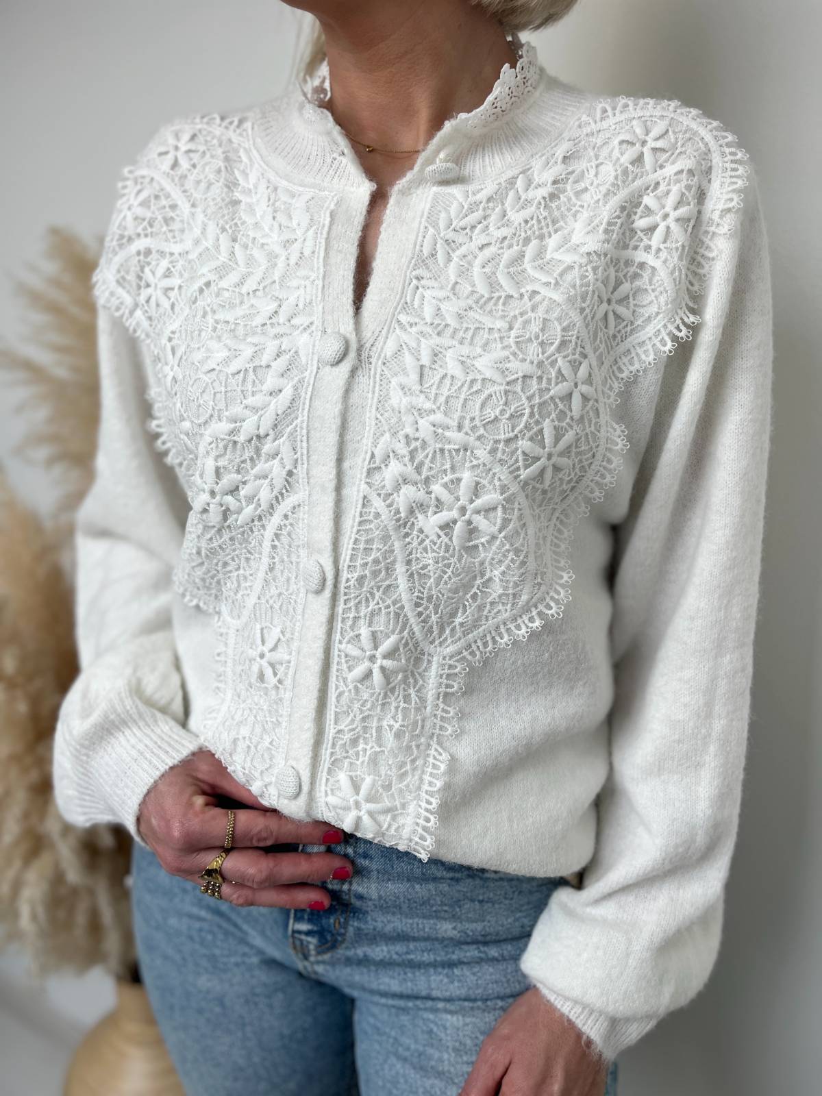 GILET BLANC DENTELLE BRODEE