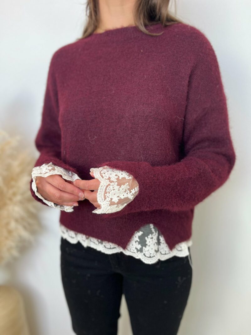 pull bordeaux details dentelle