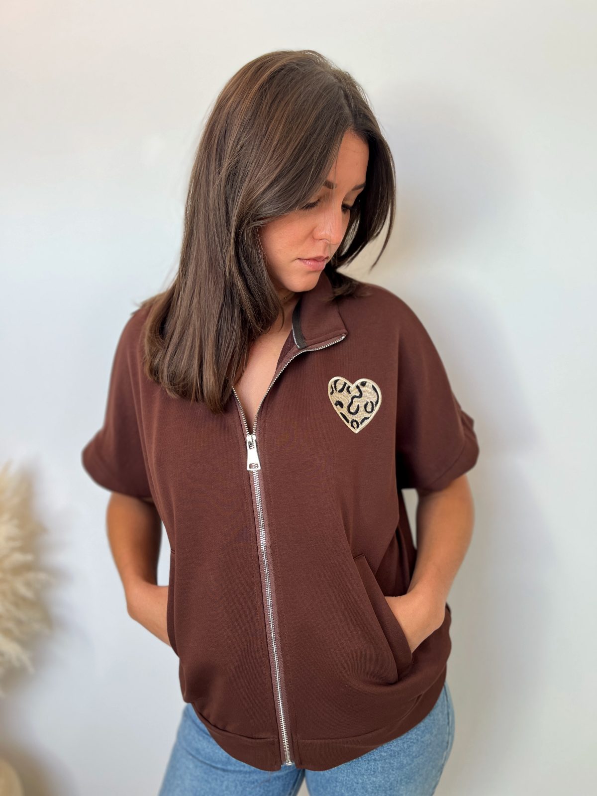 SWEAT SANS MANCHES COEUR LEOPARD