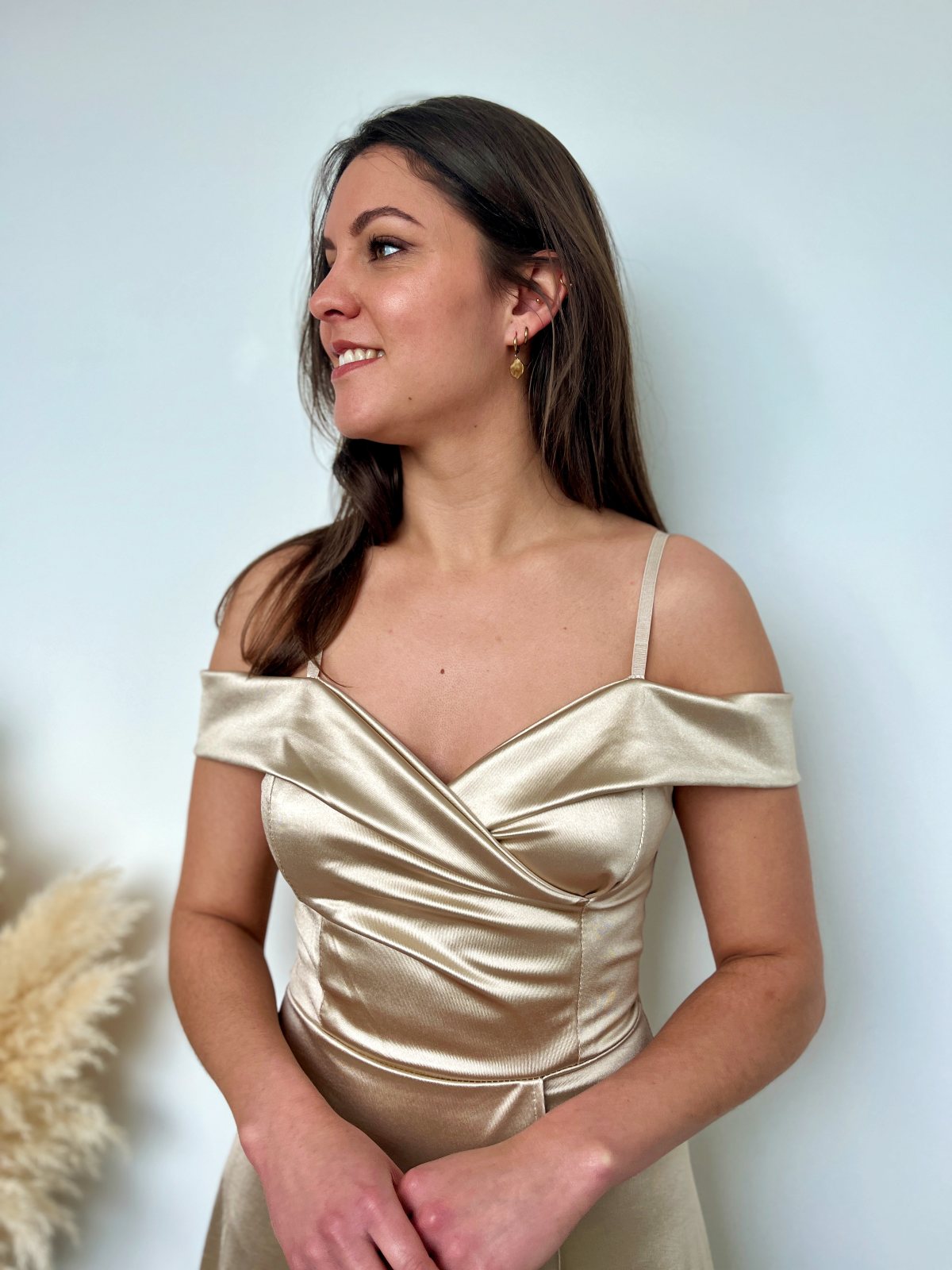 Robe cérémonie beige tombé épaule